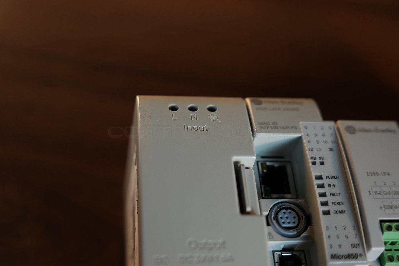 Power supply input terminals - L, N and protective earth